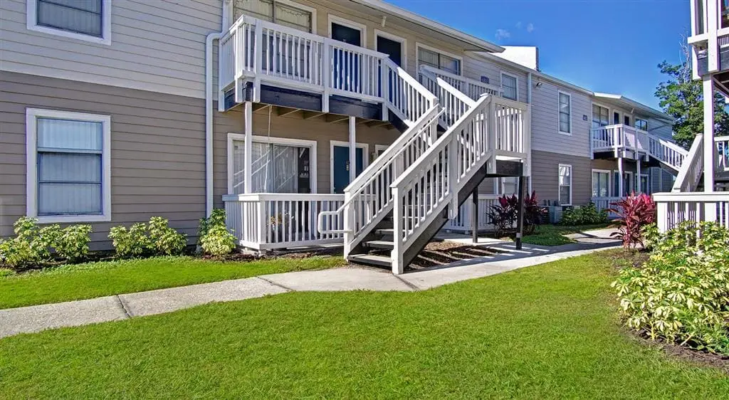 Units at Beach Club Apartments - Tampa apartments