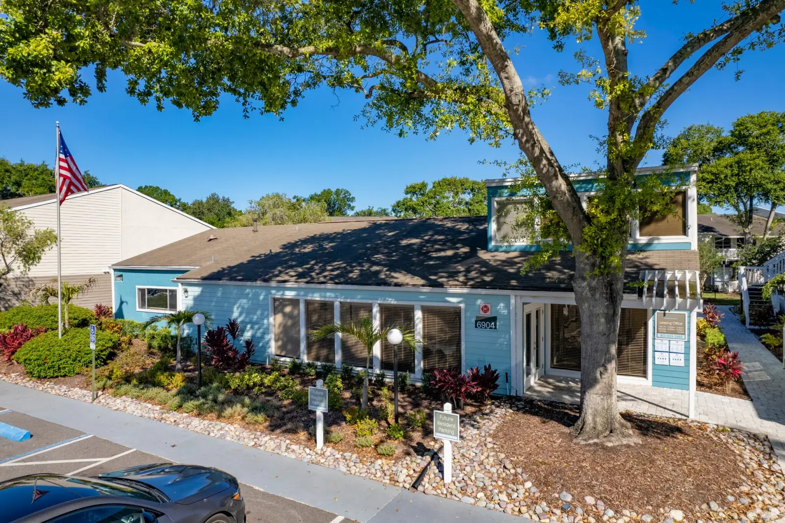 Leasing office Beach Club Apartments - Apartments for rent Tampa